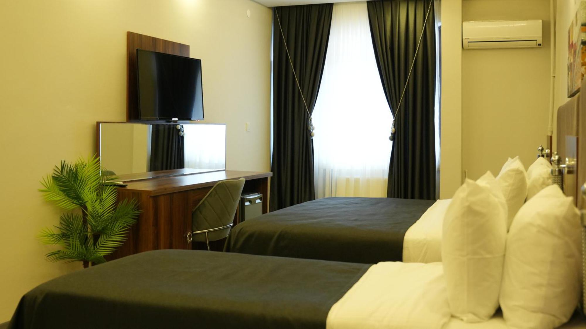 Grand Krone Hotel Cinarcik Exterior foto