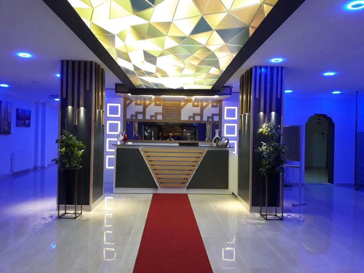 Grand Krone Hotel Cinarcik Exterior foto